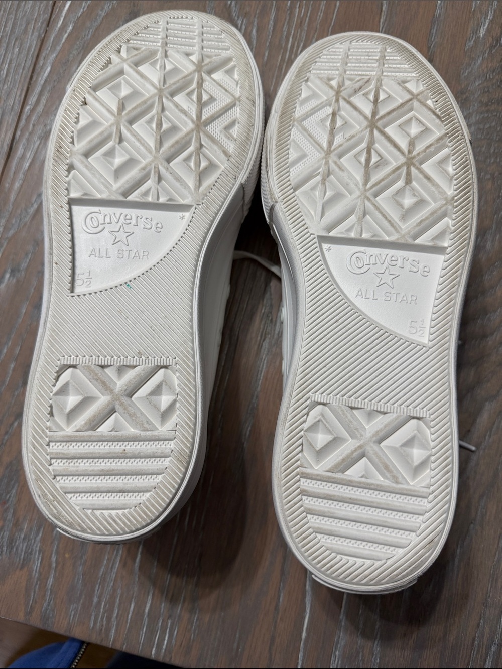 Converse Women's Low-Top leather Sneakers White women’s 7.5 - Picture 6 of 10